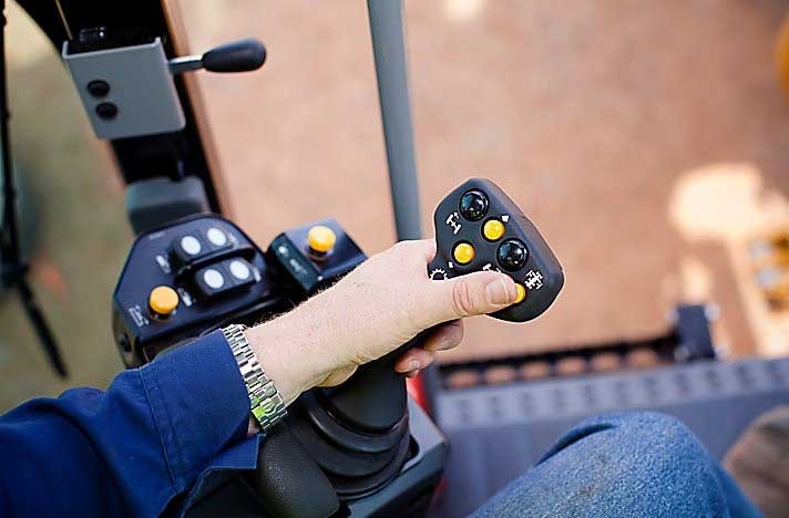 CAT-140M-Motor-Grader-Controls