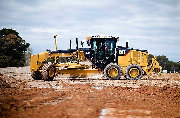 CAT-140M-Motor-Grader-Grading