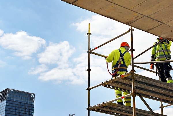 workers-on-scaffolding
