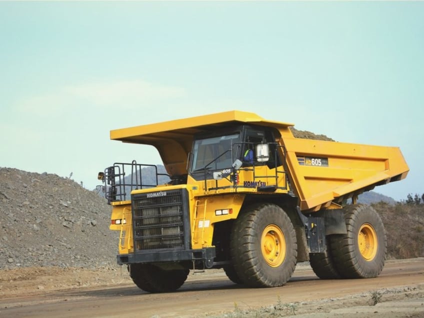 Worlds-largest-electric-dump-truck-is-being-built-by-Swiss-companies-2-889x667